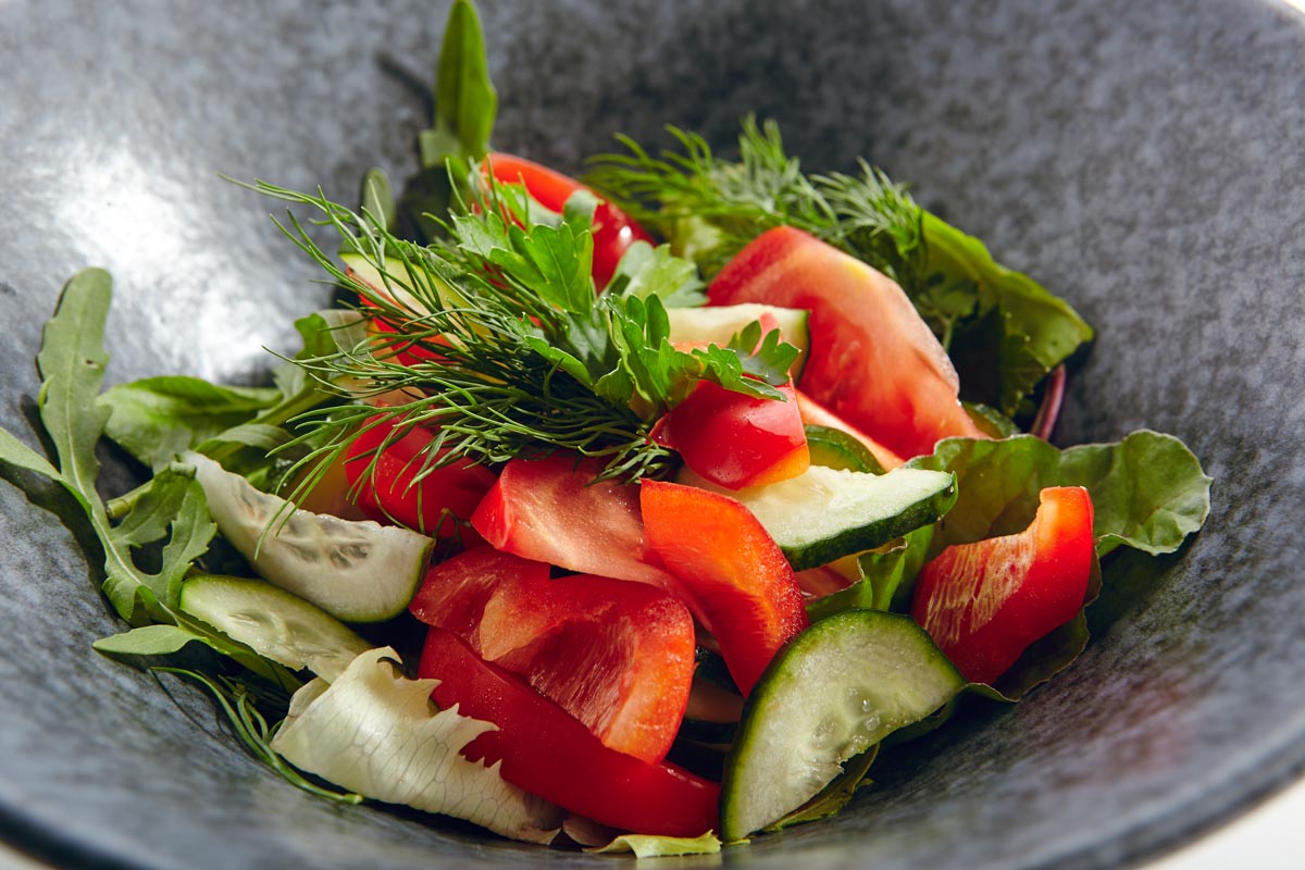 Овощной салат огурцы помидоры рецепт
